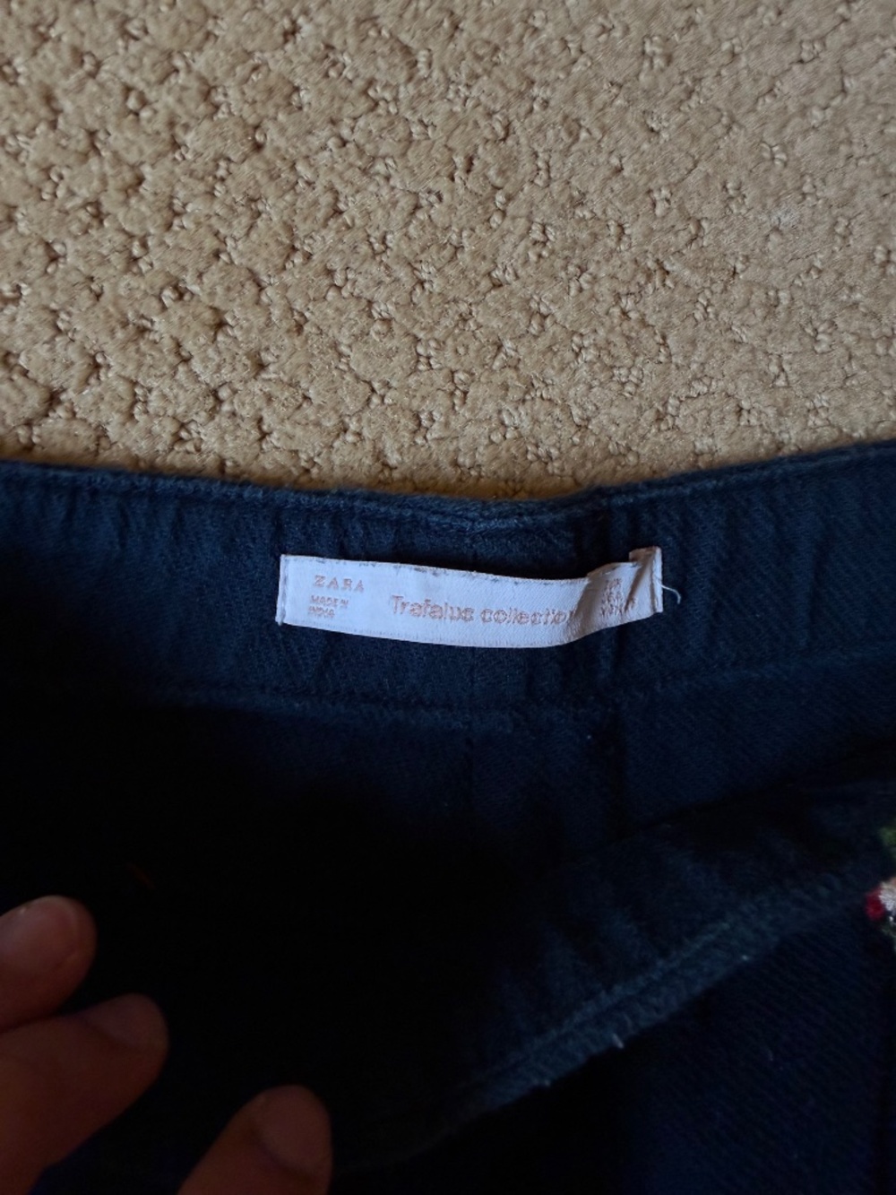 Zara Embroidered Capris - Picture 2 of 4